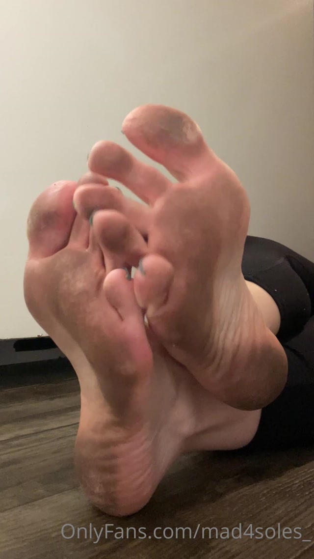138 mad4soles 2022-06-17-2491329450-my feet got filthy during my move..   i