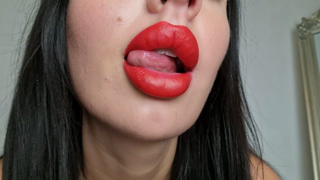 Tattooed Temptress - Obey My Big Red Lips 00004