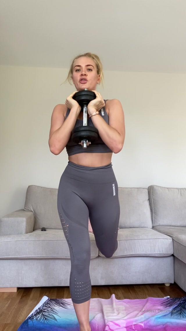 DOMMELIA – goddessdommelia – goddessdommelia MIN VIDEO So here is half my work out this morning my friend arrived to fit my – 24-03-2020 00012