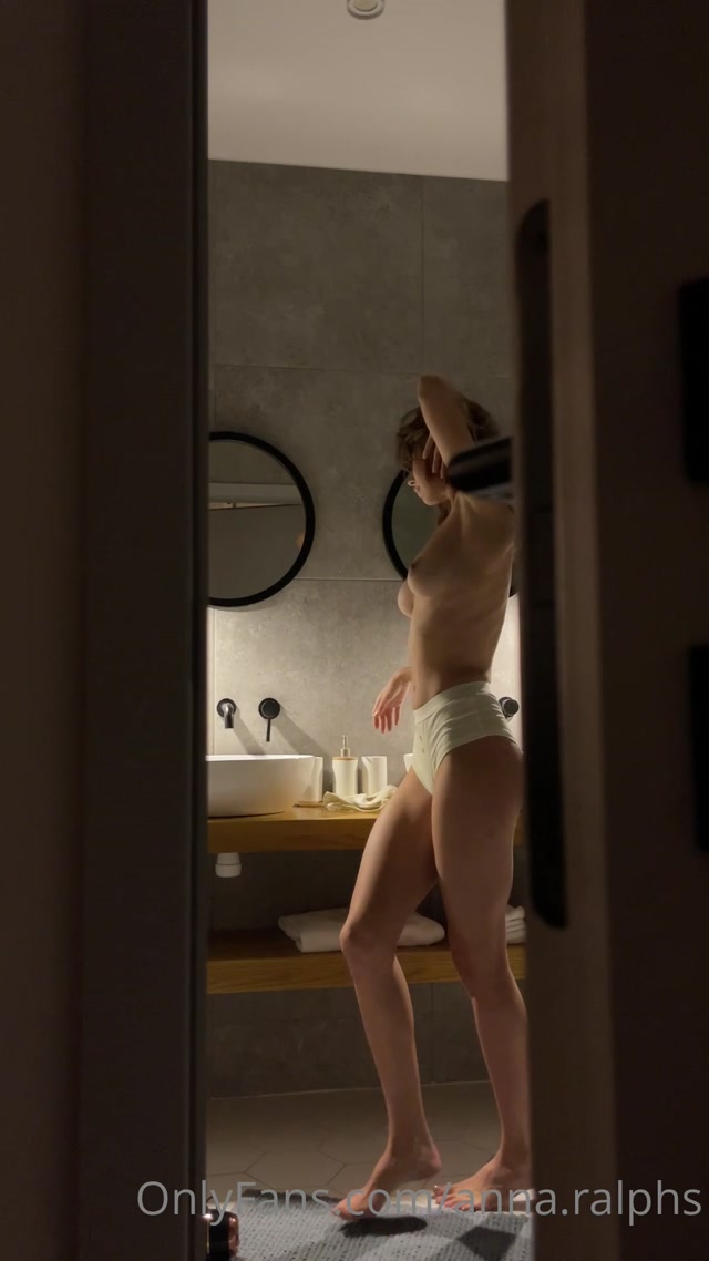 Watch Online Porn – Anna.Ralphs – A Little Striptease Before Going to the Shower (MP4, UltraHD/2K, 1080×1920)