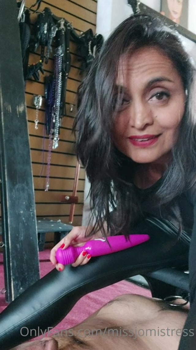 Watch Online Porn – British indian Mistress Jo – Face sitting Part 2 (MP4, HD, 404×720)