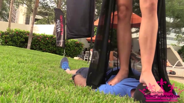 Watch Online Porn – Goddess Taylor Knight – Taylor’s extreme Public Trample (MP4, HD, 1280×720)