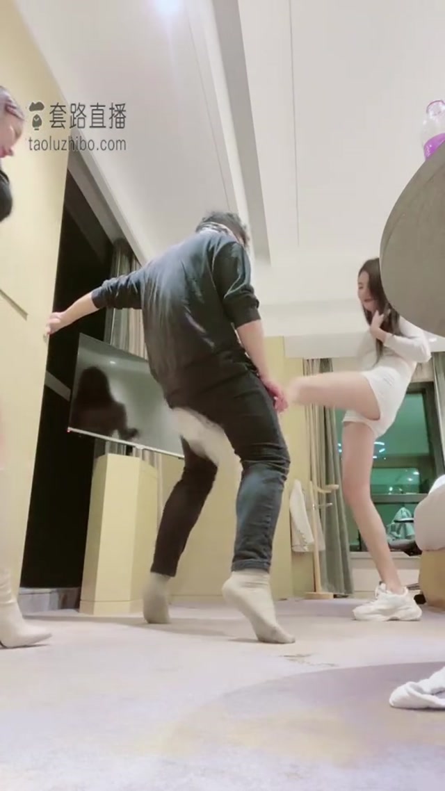 Watch Online Porn – Miss Yinuo 激发闺蜜的恶魔人格The demonic personality that inspires a girlfriend (MP4, HD, 540×960)