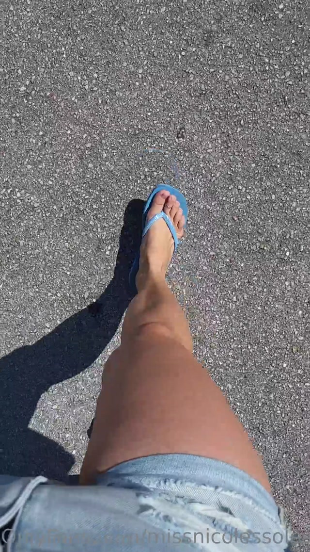 Watch Free Porno Online – Missnicolessoles 004 missnicolessoles-03-03-2023-2793163781-I totally got caught filming my feet walking in walmart oh well lol Check your inbox later ill Footjob (MP4, UltraHD/2K, 1080×1920)