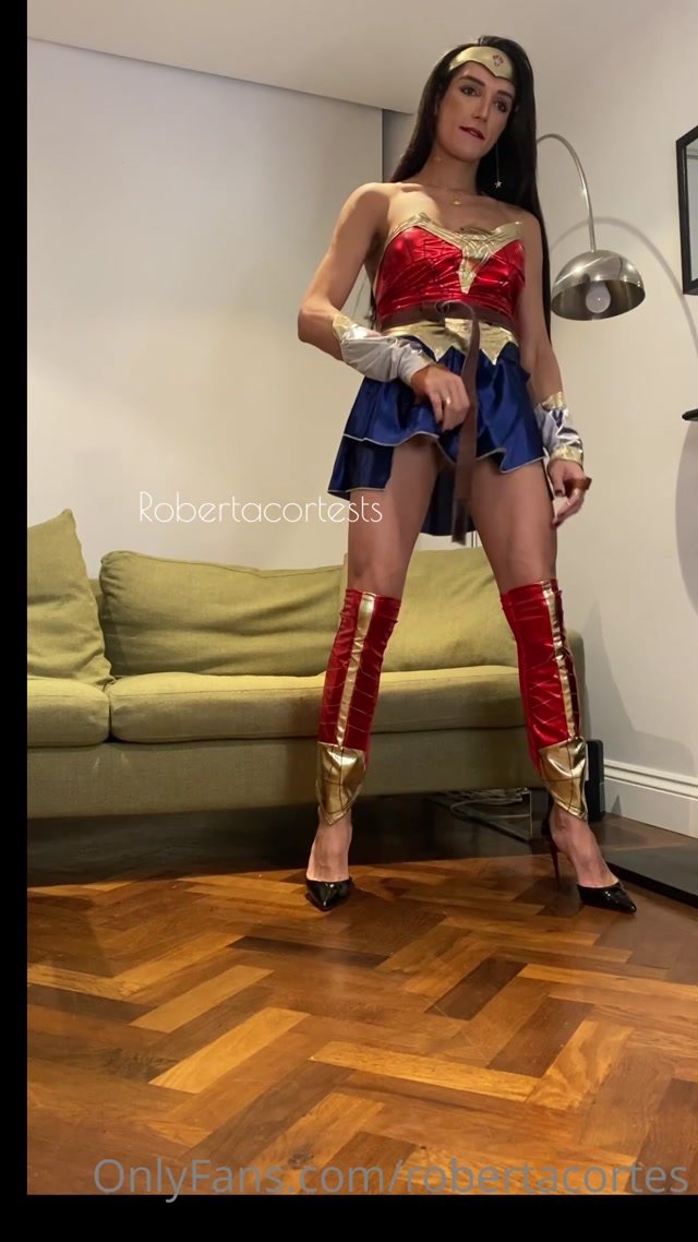 Watch Online Porn – Roberta Cortes Wonder Woman Solo (MP4, UltraHD/2K, 1080×1920)
