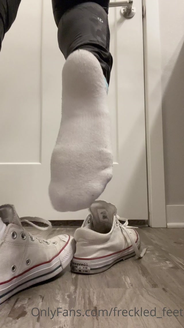 freckled_feet 31-01-2023-2759766243-A simple sweaty sock strip  00002