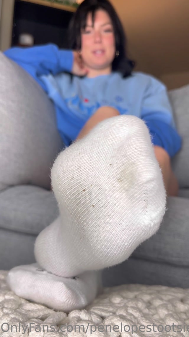 penelopestootsies739 02-02-2023-2762110672-Sock removal JOI 00000