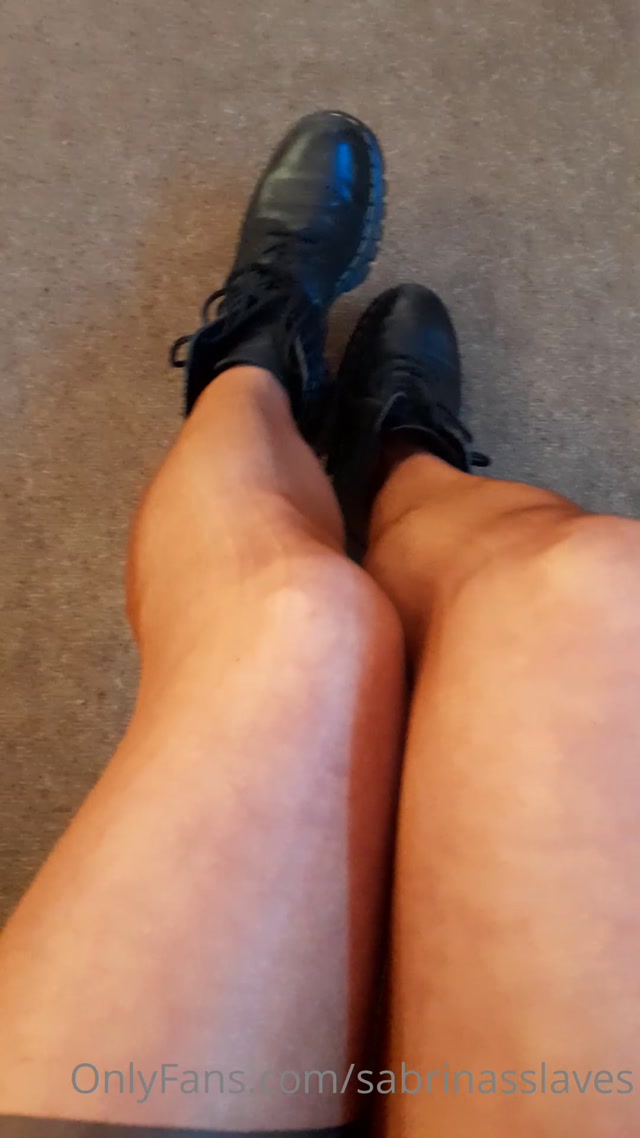 sabrinasslaves 27-04-2023-2852531518-Just arrived in the dungeon for a session. Something a bit different, stockings with Dr Ma 00009