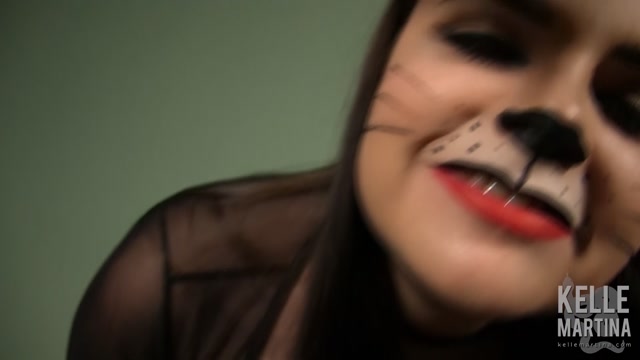 Watch Online Porn – Kelle Martina – Kitty Tease (MP4, FullHD, 1920×1080)
