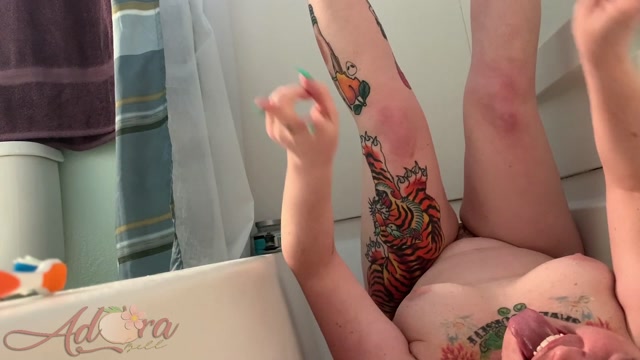 Adora bell - Peeing Upside down On Face 00011