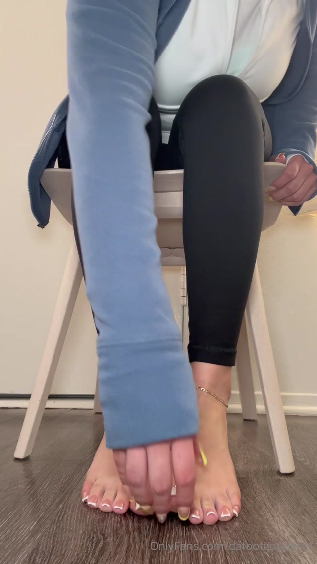 Watch Online Porn – dafootgoddess126-01-2024-3176822661-sock and shoe removal post 13.1 mile run featuring my s (MP4, UltraHD/2K, 1080×1920)