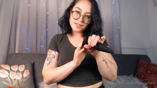 Saradoesscience - an Instruction on How to Play With Your Butt Plug 00009