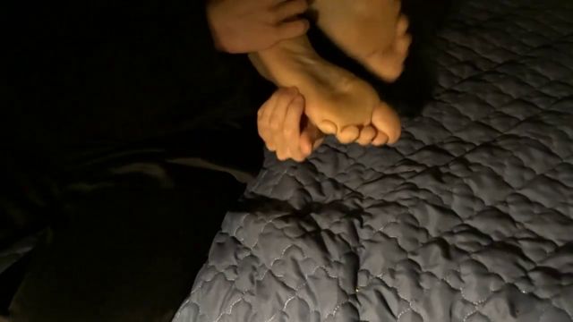 Tickling and fucking Shondra’s step-mom’s extremely ticklish size 12 feet (MP4, HD, 1280×720)