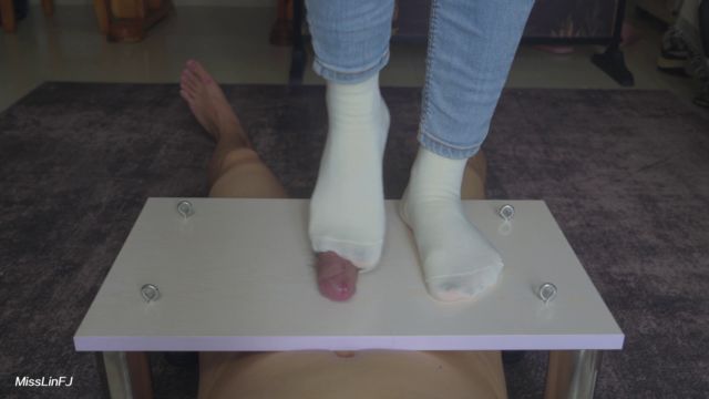 MissLinFJ Jeans And White Socks Crush Cock 00010