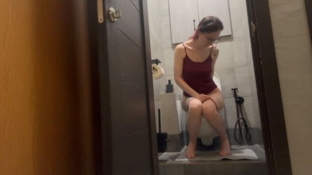 Watch Free Porno Online – CranberryCherryAmateur Emma Runs To The Toilet In The Morning With An Upset Stomach Part 14 (MOV, HD, 1280×720)