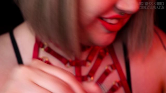 Watch Online Porn – Mistress Bijoux – Chrome Green Nails Worship (MP4, FullHD, 1920×1080)