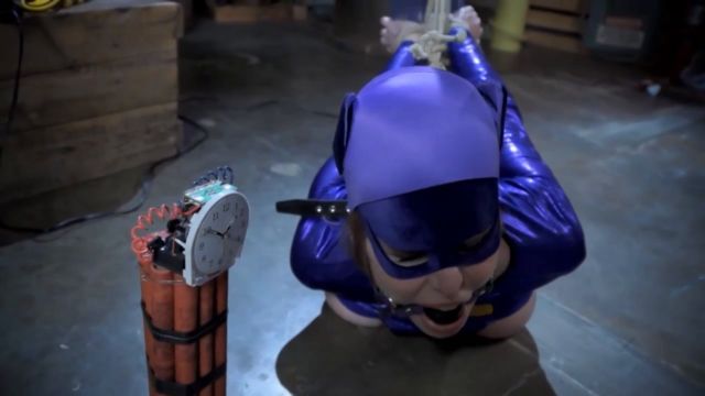 Watch Online Porn – Batgirl in Distress (MP4, FullHD, 1920×1080)