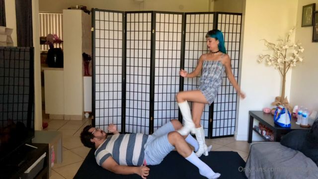 Beastcage Ballbusting - Momo First Time 2 00005