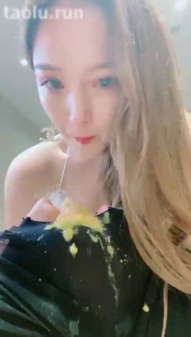 Watch Online Porn – Chinese Femdom – Miss Yinuo – Fruit Feeding (MP4, HD, 544×960)