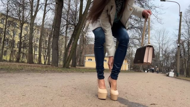 Watch Free Porno Online – Katty West Wetting Jeans in Public Park High Heels Pe (MOV, FullHD, 1920×1080)