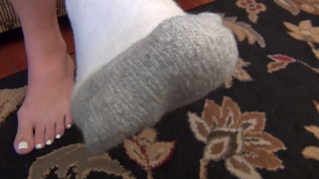 Watch Online Porn – Molli’s Stinky Foot Is My New Wife (MP4, FullHD, 1920×1080)