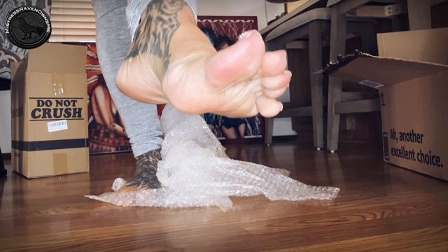 MistressRavenFD - FEET SO PERFECT THEY NEED BUBBLE WRAPPED 00009