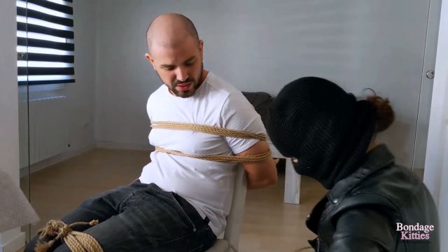 Watch Online Porn – Bondage Kitties – Jack is hogtied and robbed by the burglar Akasha again (MP4, FullHD, 1920×1080)