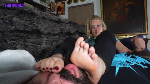 Footpunkz - Best Friends Cousin Gives a Secret Foot Smelling Handjob 00012