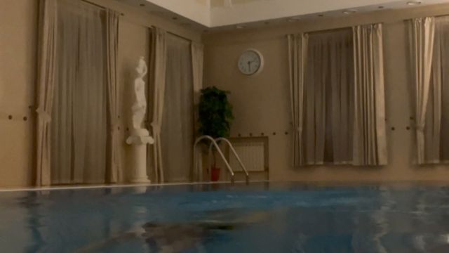 Babyheavanian - Exploring the pool 00001