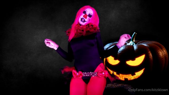 Kitzi Klown - Raise Your Hand If You Have A Small 00003 Kitzi Klown - Raise Your Hand If You Have A Small 00003