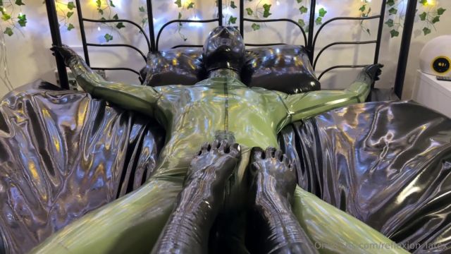 Reflexion Latex - Full-rubber footjob 00001