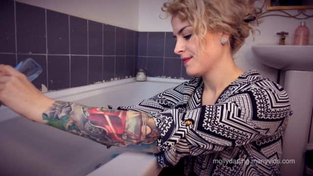 Molly Darling - Bathtime with Mommy 4K 00000