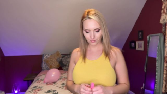 SneezeGoddess - Working Up to a 36 Inch Balloon 00003