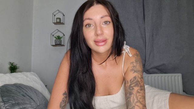 Tattooed Temptress - Mommy Loves Bully