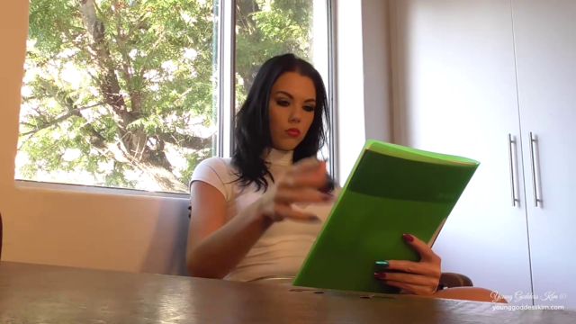 Young Goddess Kim - In the hands of Goddess Kim 00000