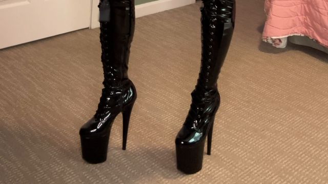 SneezeGoddess - Boot Slut Shuts Up 00002