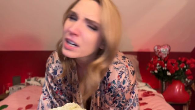 SneezeGoddess - Sneezing and Honking on Valentines Day 00005