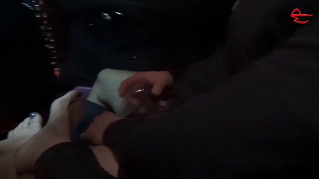 Maitresse Parker - I Call Him In The Middle Of The Night To Massage My Feet An 00008