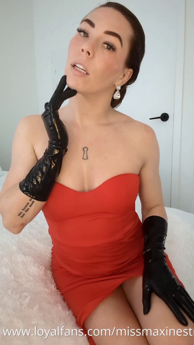 Miss Maxine Striker - SPH For Tit Lovers 00001