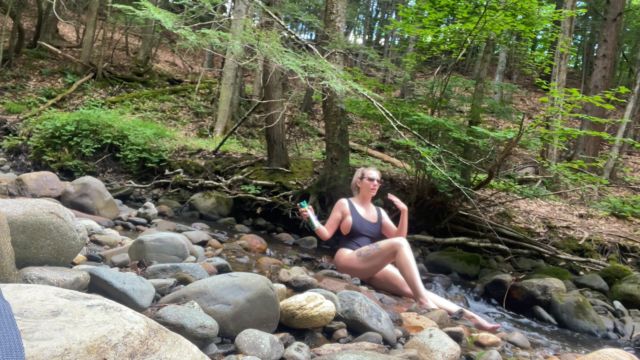 SneezeGoddess - Bug Spray Tickles My Nose 00009