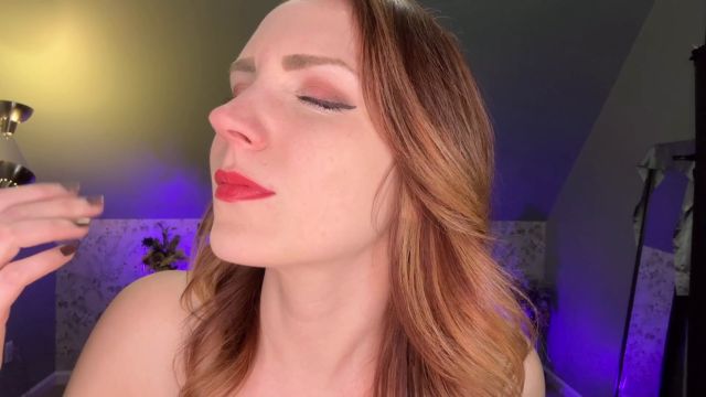 SneezeGoddess - Piggy Nose Blowing and Sneezing 00007 SneezeGoddess - Piggy Nose Blowing and Sneezing 00007