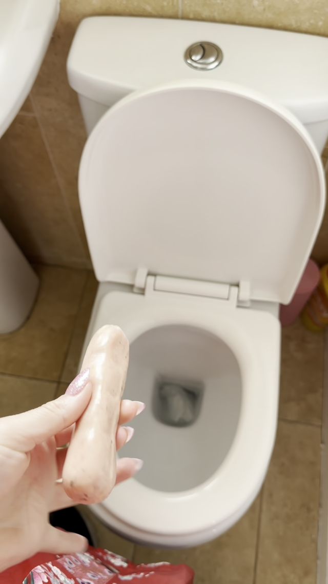 Yourhikerbabe - Chopping Off Your Penis and Putting It In The Blender 00014