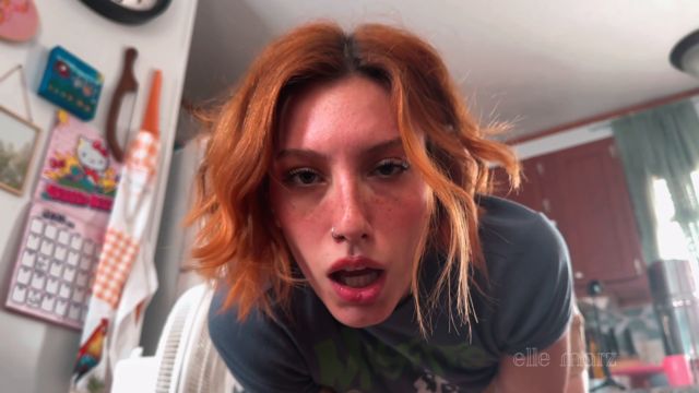 Elle Marz - Sis makes you sniff EVERYTHING 00000