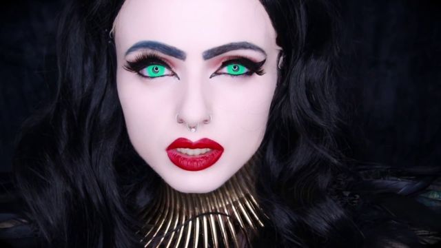 Empress Poison - Her Majesty s Boot Addict 00005