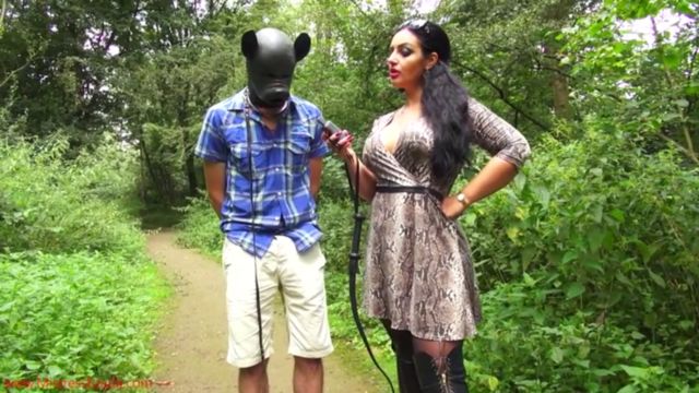 Ezada Sinn - Electro pet play in the park 00002