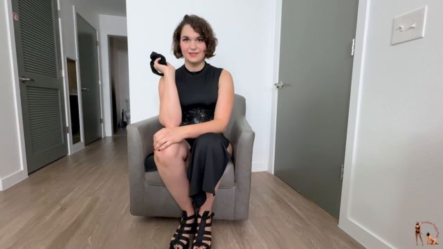 Femdom Puppy Play - Trans-Mommy Natalie Carnot Femdom Puppy Play - Trans-Mommy Natalie Carnot