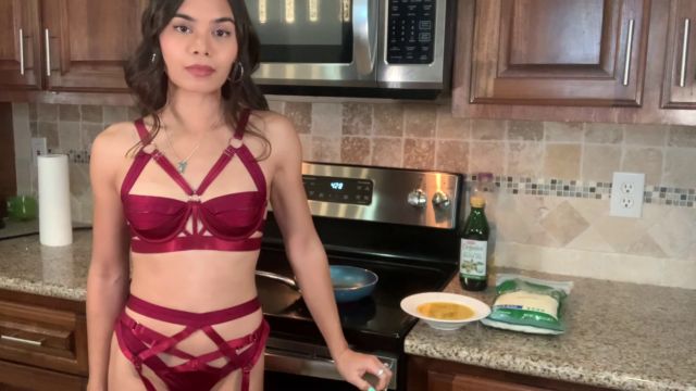 Goddess Montera - Cooking with Cummies 00011