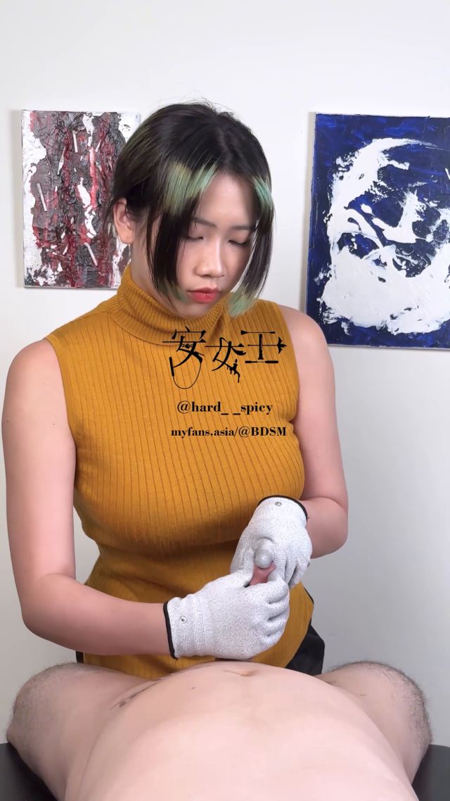 Mistress Ann – Glans Scrubbing With Rough Gloves 00011 Mistress Ann – Glans Scrubbing With Rough Gloves 00011