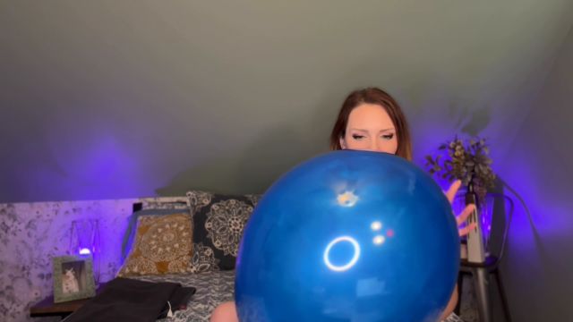 SneezeGoddess - B2P a Big Blue Balloon on Cam 00003