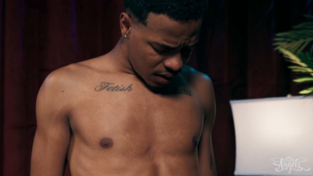 TRA Bella Joie Face Sat On The Thief - Shemale 00006